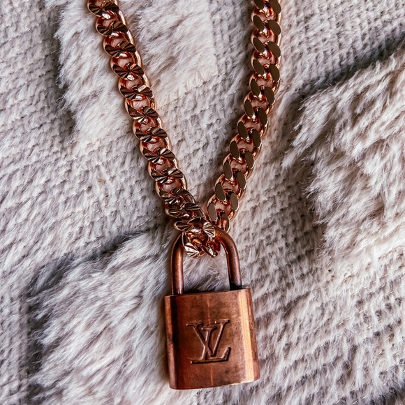 Louis Vuitton Lock Chain Necklace - Rose Gold - Picture 6 of 6